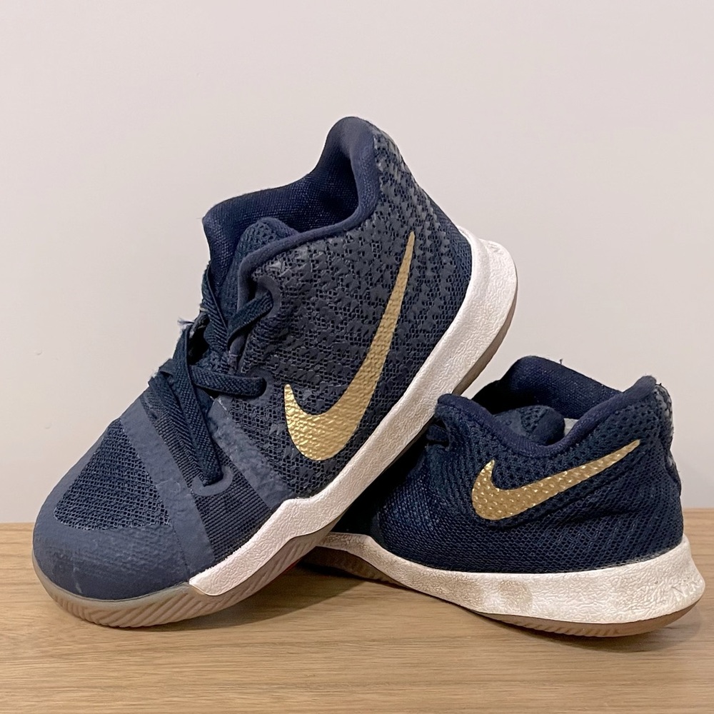 Nike Kyrie 3 'Obsidian Gold' Sz 8 ~ 859466-400